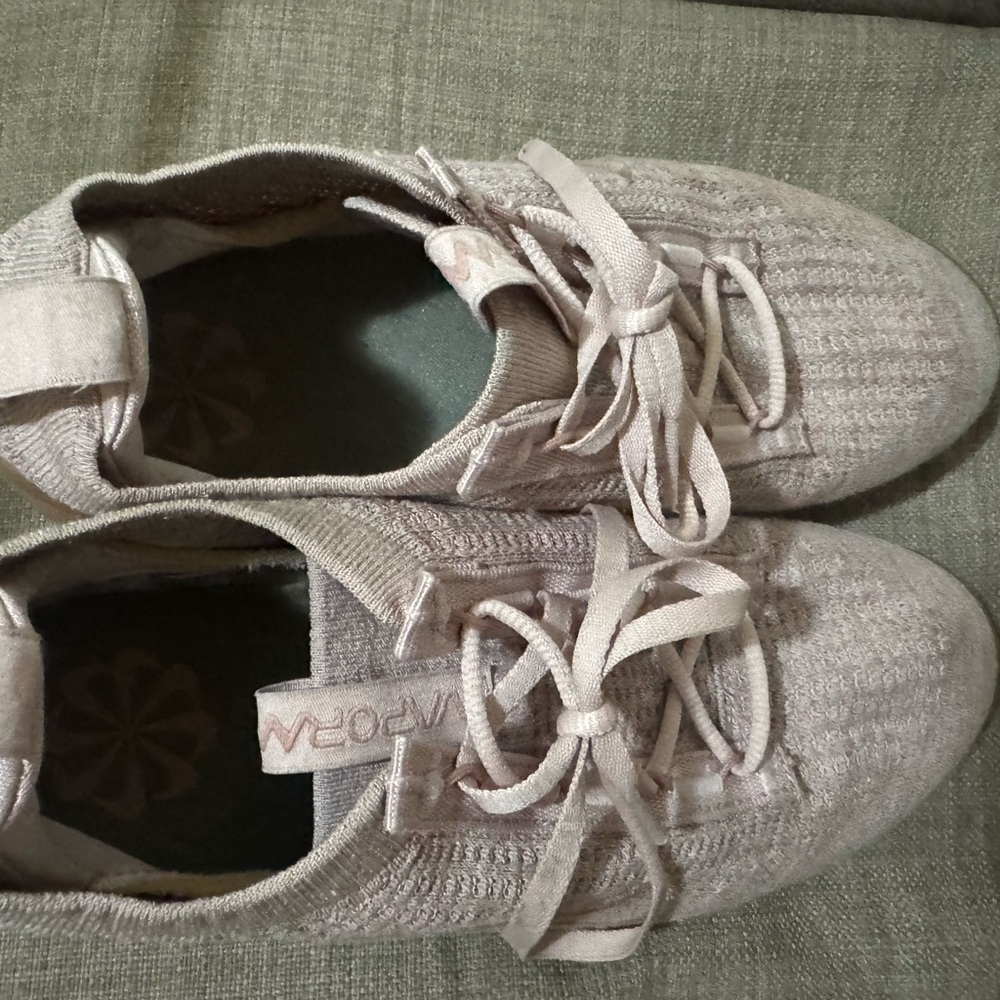 AEROSOLES Women's Blush Knit Sneakers